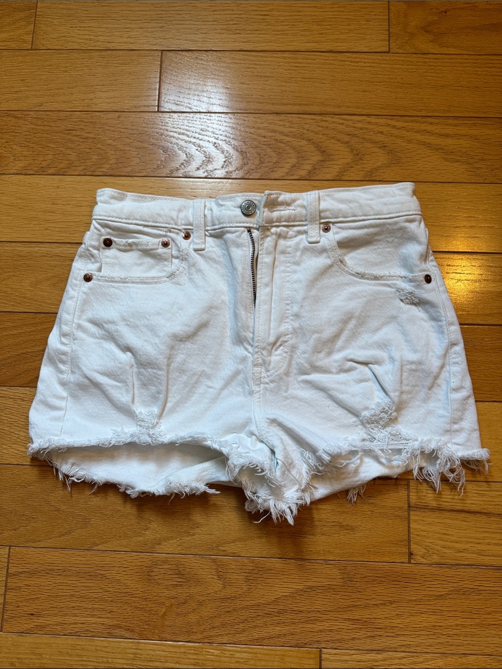 Abercrombie and Fitch- The Mom Short High Rise